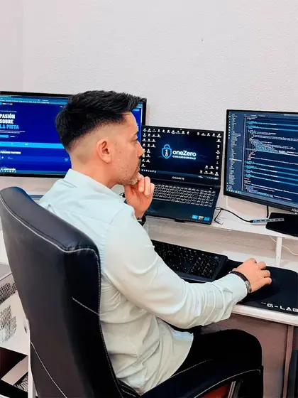 Equipo y trabajo en oneZero